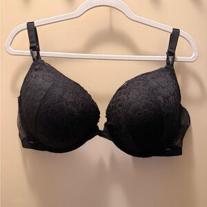 Victoria's Secret Black Lace Push-Up Underwire Bra | 38DDD | Like New